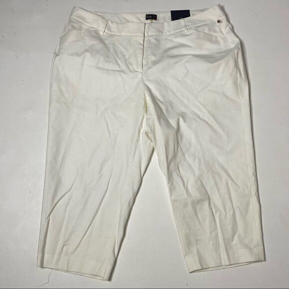 Rafaella | NWT Curvy White Capri’s - Picture 1 of 6